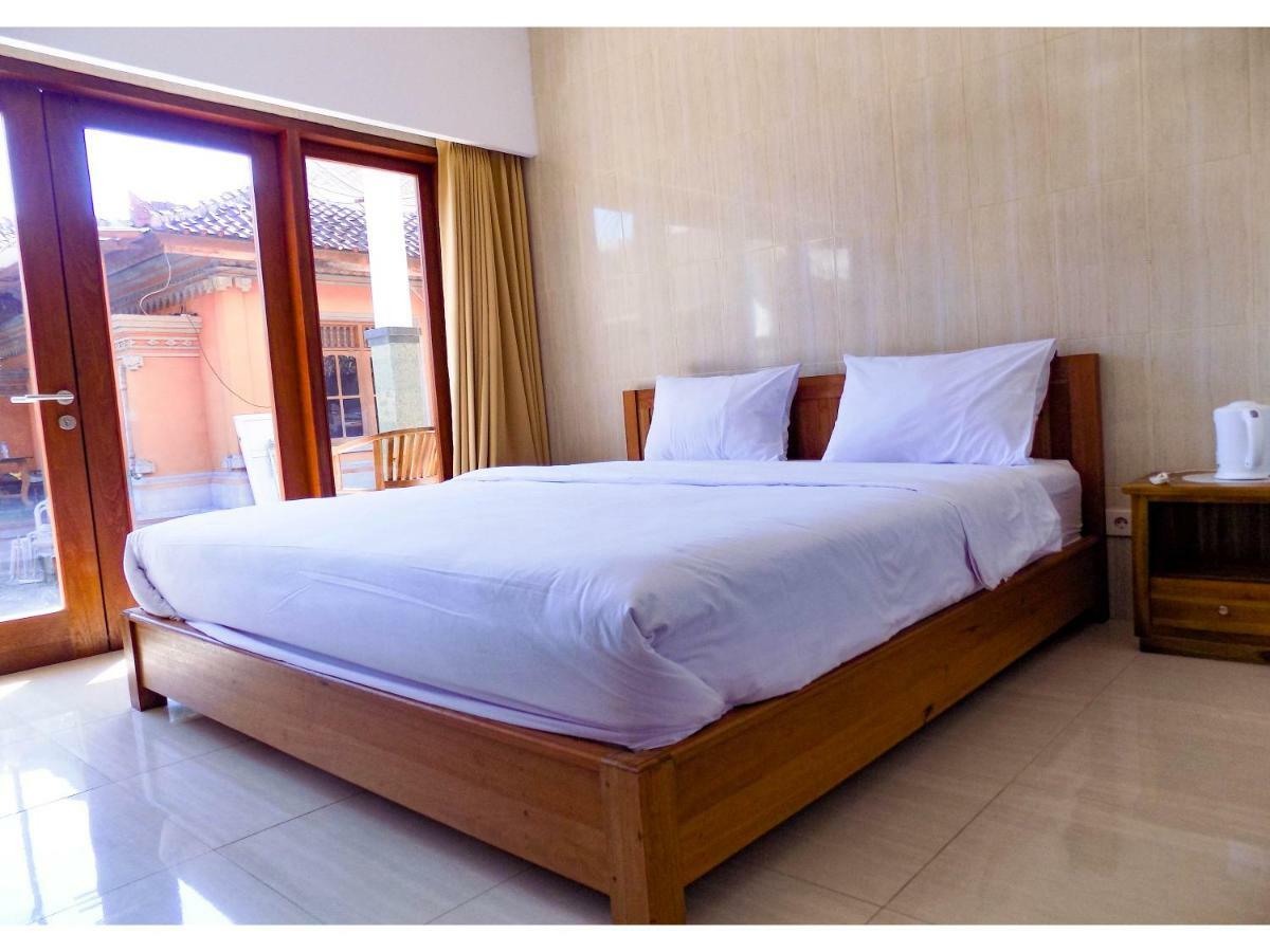 Hotel Guna Graha Kuta 2*