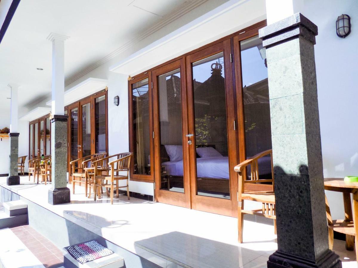 Hotel Guna Graha Kuta 2*